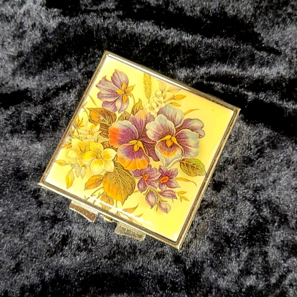 New Condition Vintage Floral Pattern and Gold Color Pill Box